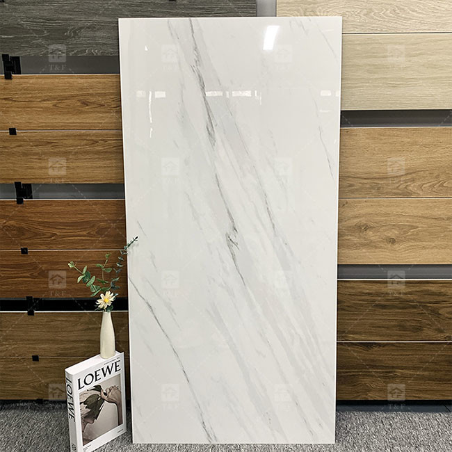 600x1200mm بالاتری درخشان Carrara سفید پولیش شیشه ای کاشی برای کف سنگ مرمر کاشی پورسلین